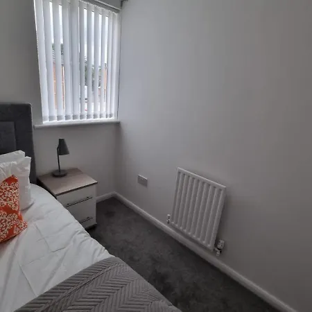 Beautiful 4 Bed Home, Sleeps 6, Driveway Parking, With Sky & Bt Sports Manchester Exterior photo